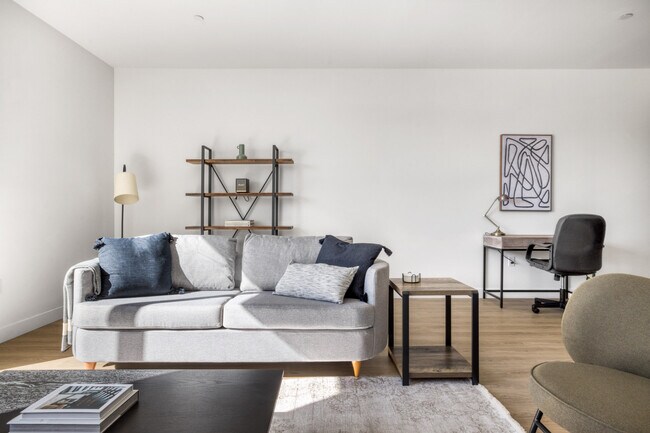 Foto del edificio - 4805 Bakman Ave