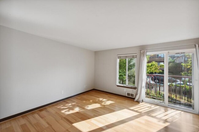 Building Photo - 1 bedroom in Seattle WA 98103