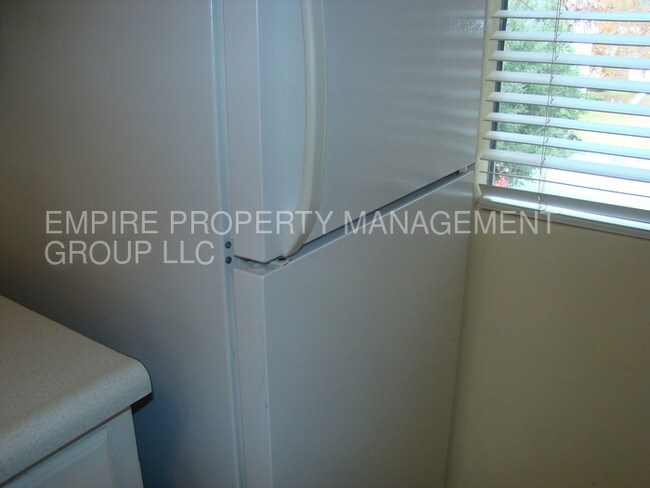 Foto del edificio - 1208 Bush River Rd