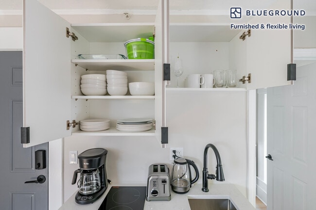 Building Photo - 142 Dorchester St