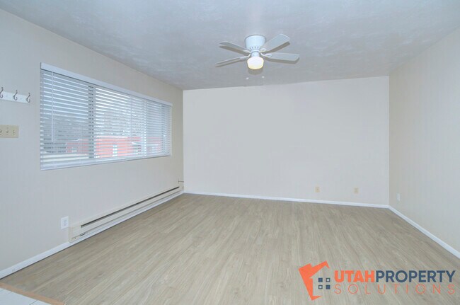 Foto del edificio - 4951 S Center St