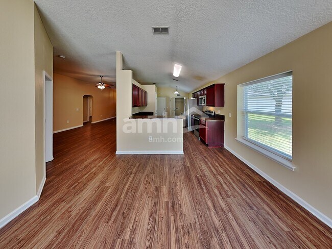 Foto del edificio - 6381 Louis Clark Ct