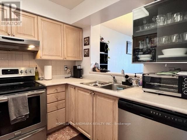 Building Photo - 35 Empress Ave