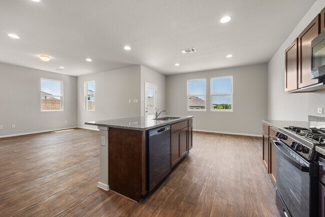 Foto del edificio - Brand New Home in Hymeadow!!!