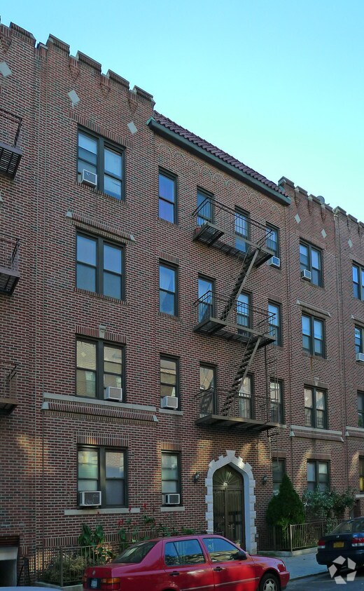 Foto del edificio - 4525 42nd St