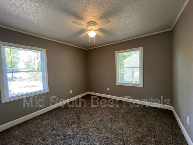 Building Photo - 548 Orchard Ave