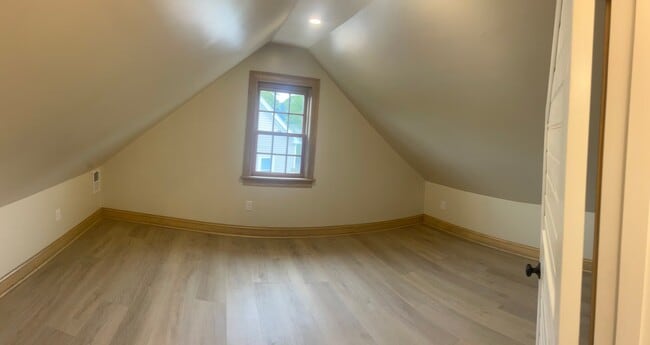 Building Photo - 470 S Main St