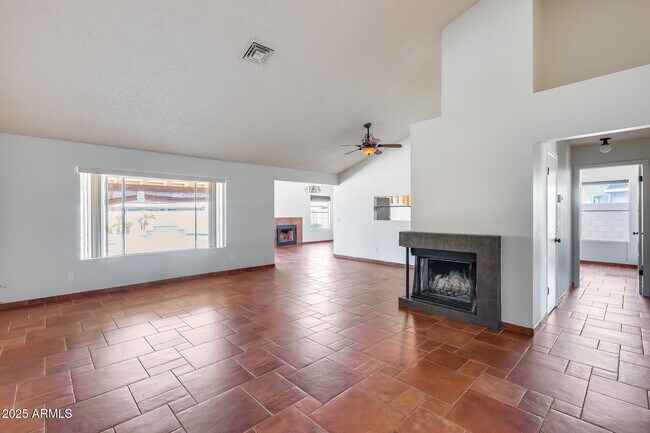 Building Photo - 12512 N 85th Ln