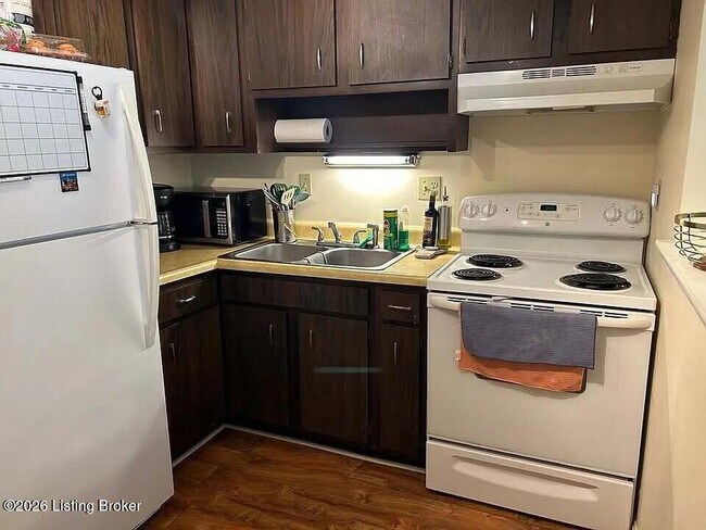 Foto del edificio - 240 Breckenridge Ln