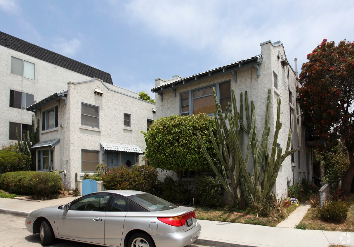 Foto del edificio - 366-368 Carroll Park E