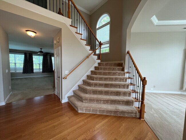 Building Photo - 9720 Royal Colony Dr