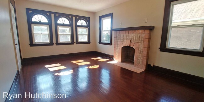 Building Photo - 2 br, 1.5 bath House - 1946 Catalina Ave