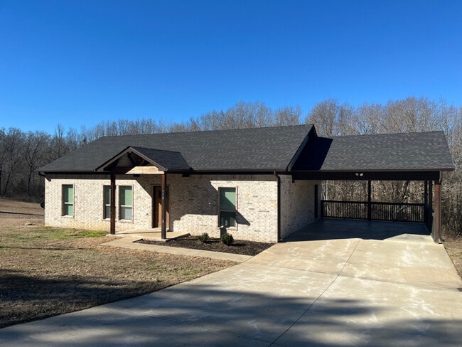 Building Photo - 118 Union Rd