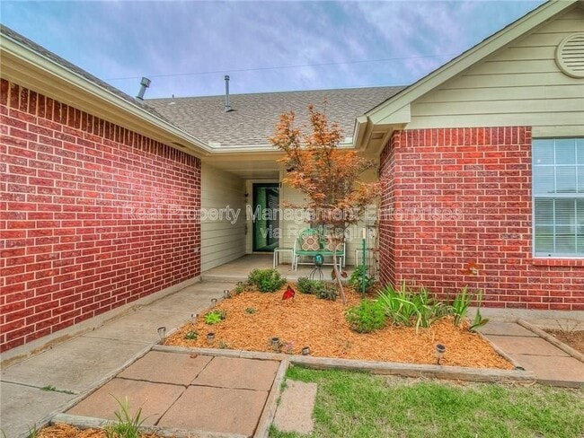 Building Photo - 5713 SE 85th St