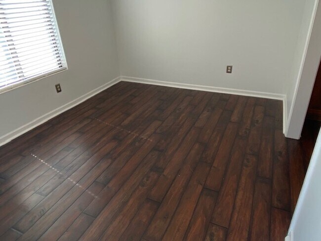 Foto del edificio - Shawnee Condo all redone close to Shops an...