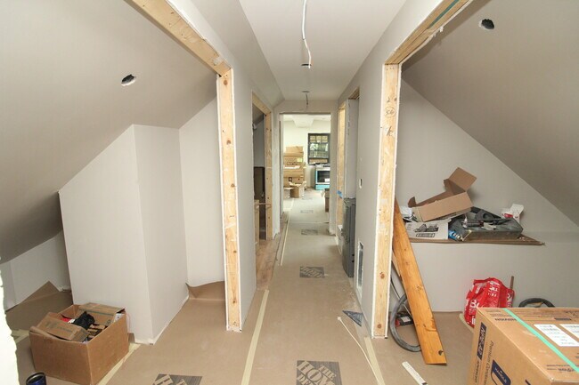 Foto del edificio - 1717 N Winchester Ave
