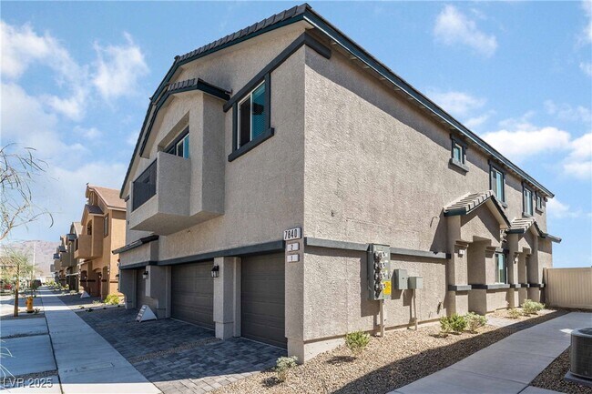 Building Photo - 7840 Aurora Sky St