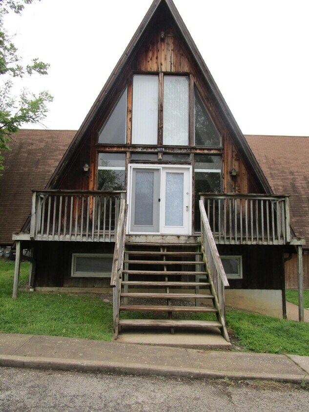 Primary Photo - 3016 Alpine Dr