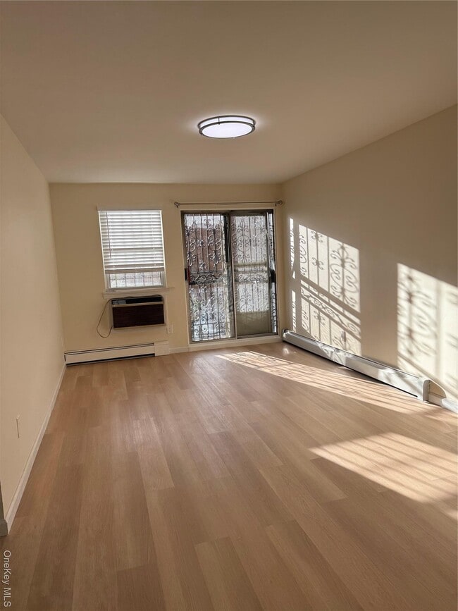 Building Photo - 41-35-41149 149th Pl