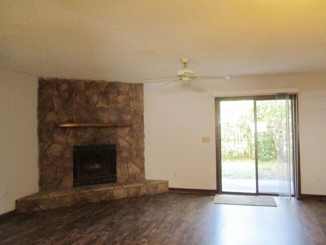 Building Photo - 2128 Dunes Way Dr W
