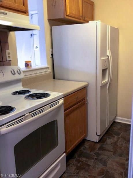 Kitchen - 506 Mystic Dr