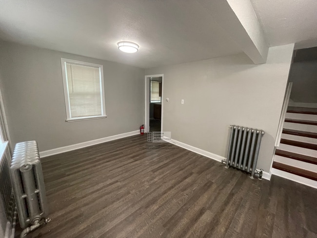 Building Photo - Beautiful 3 Bedroom/1 Bathroom Home in Fai...