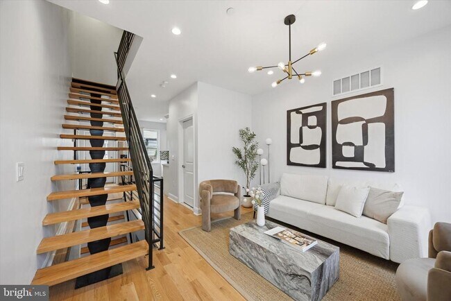 Foto del edificio - 2220 E Harold St