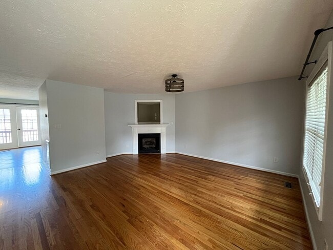 Photo - 696 Wyndhurst Drive Townhome