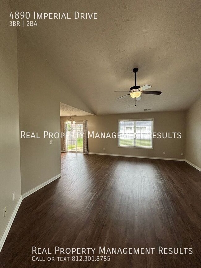 Foto del edificio - 4890 Imperial Dr