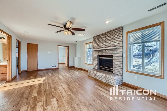 Foto del edificio - 4732 Blanding Ct