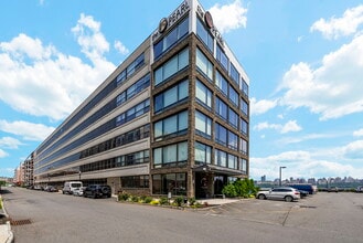 Building Photo - 9 Somerset Ln