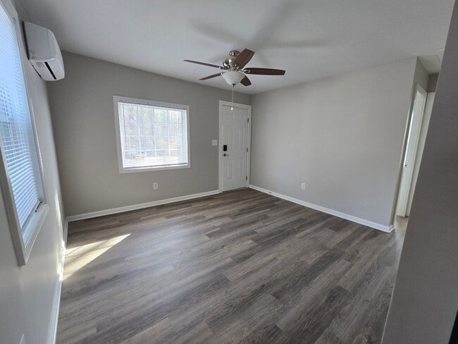 Foto del edificio - NEW LISTING!!!!!