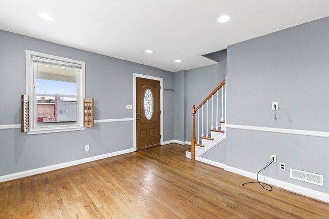 Building Photo - 6832 Broening Rd