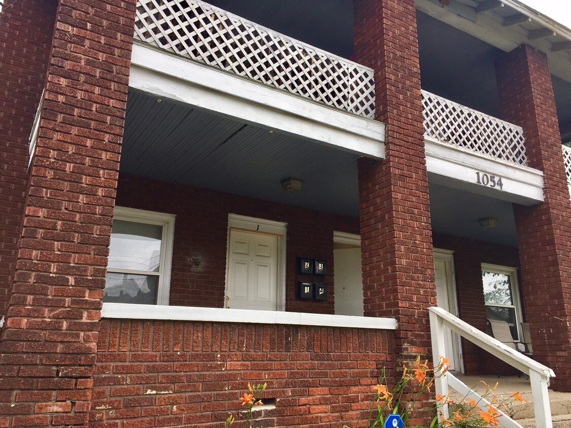 Primary Photo - 1054 Ionia Ave SW
