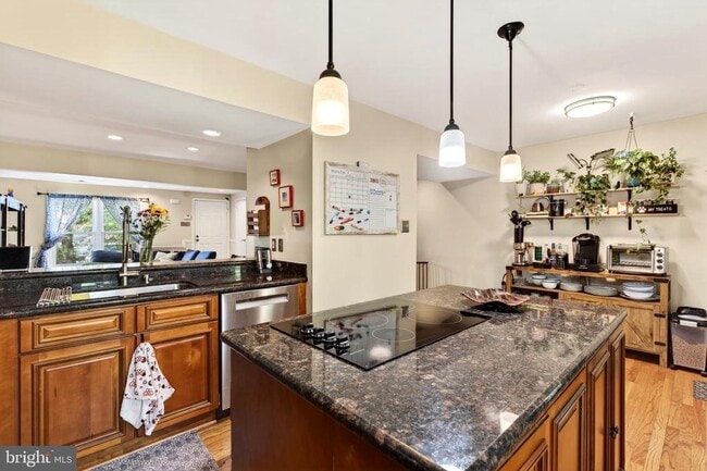 Foto del edificio - 14230 Oxford Dr