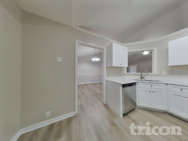 Foto del edificio - 128 Cliff Ct