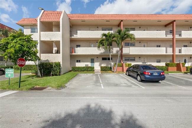 Foto del edificio - 711 S Hollybrook Dr