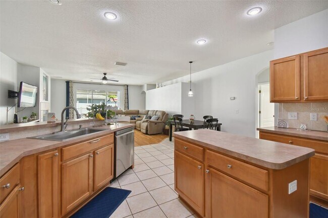 Foto del edificio - 10402 Willark Way