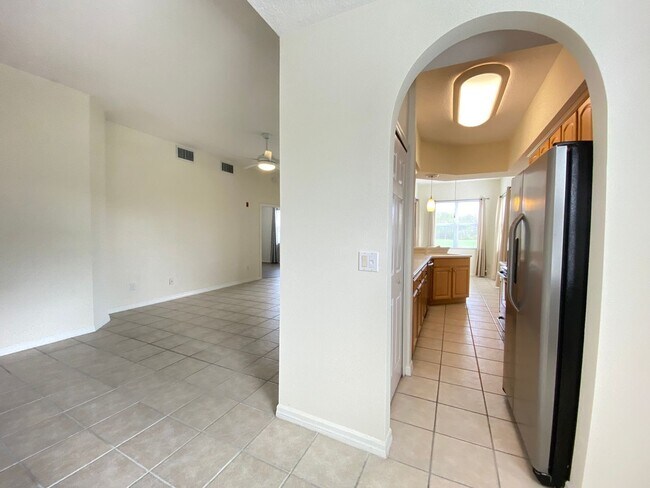 Foto del edificio - 9435 Myrtle Creek Ln