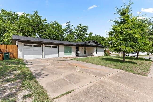 Foto del edificio - 2914 Loyola Ln
