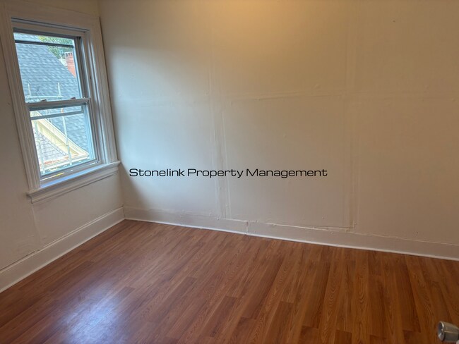 Foto del edificio - *66 Princeton Avenue