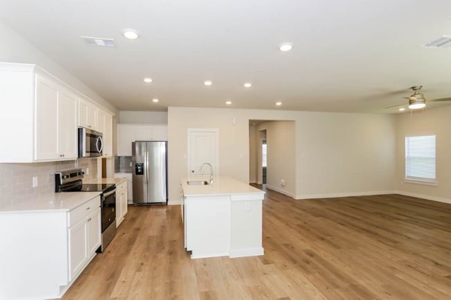 Building Photo - 426 Amberville Dr