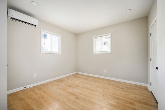 Foto del edificio - 2169 Green Forrest Dr
