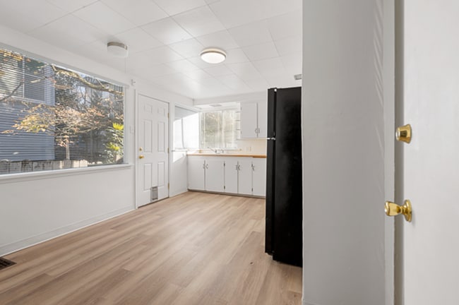 Photo - 52ND Street Apartments