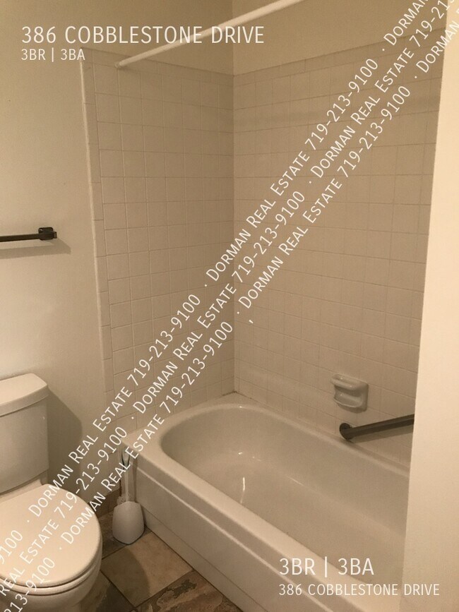 Foto del edificio - 386 Cobblestone Dr