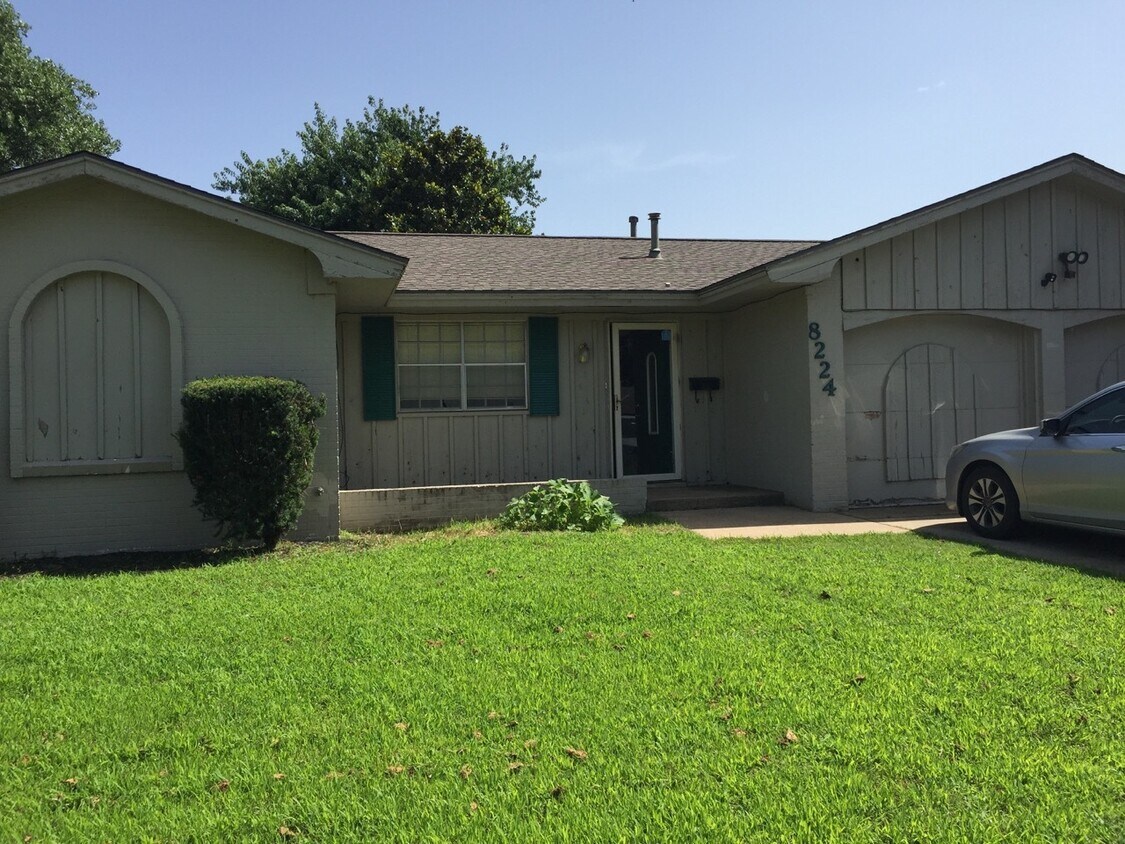 Foto principal - 8224 NW 28th Terrace