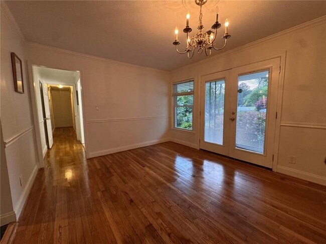 Building Photo - 3112 Crestview Cir NW