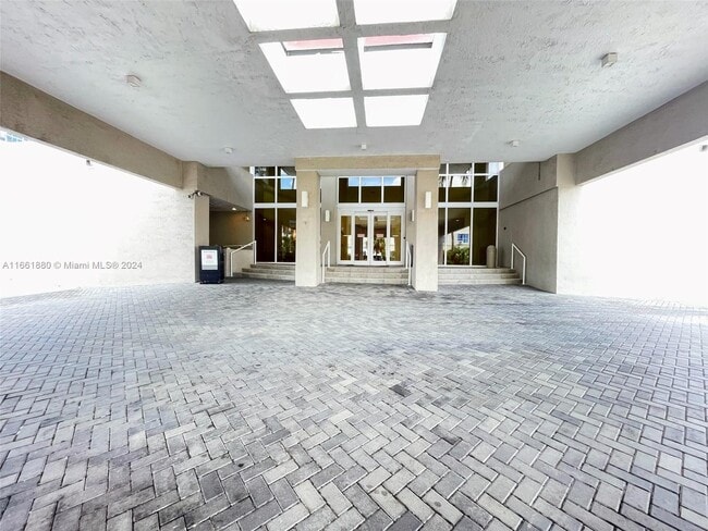 Building Photo - 6767 Collins Ave