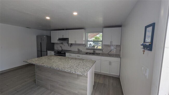 Foto del edificio - 5723 9th St Cir E