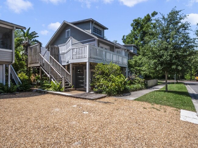 Building Photo - Charming 1/1 condo near Lake Virginia